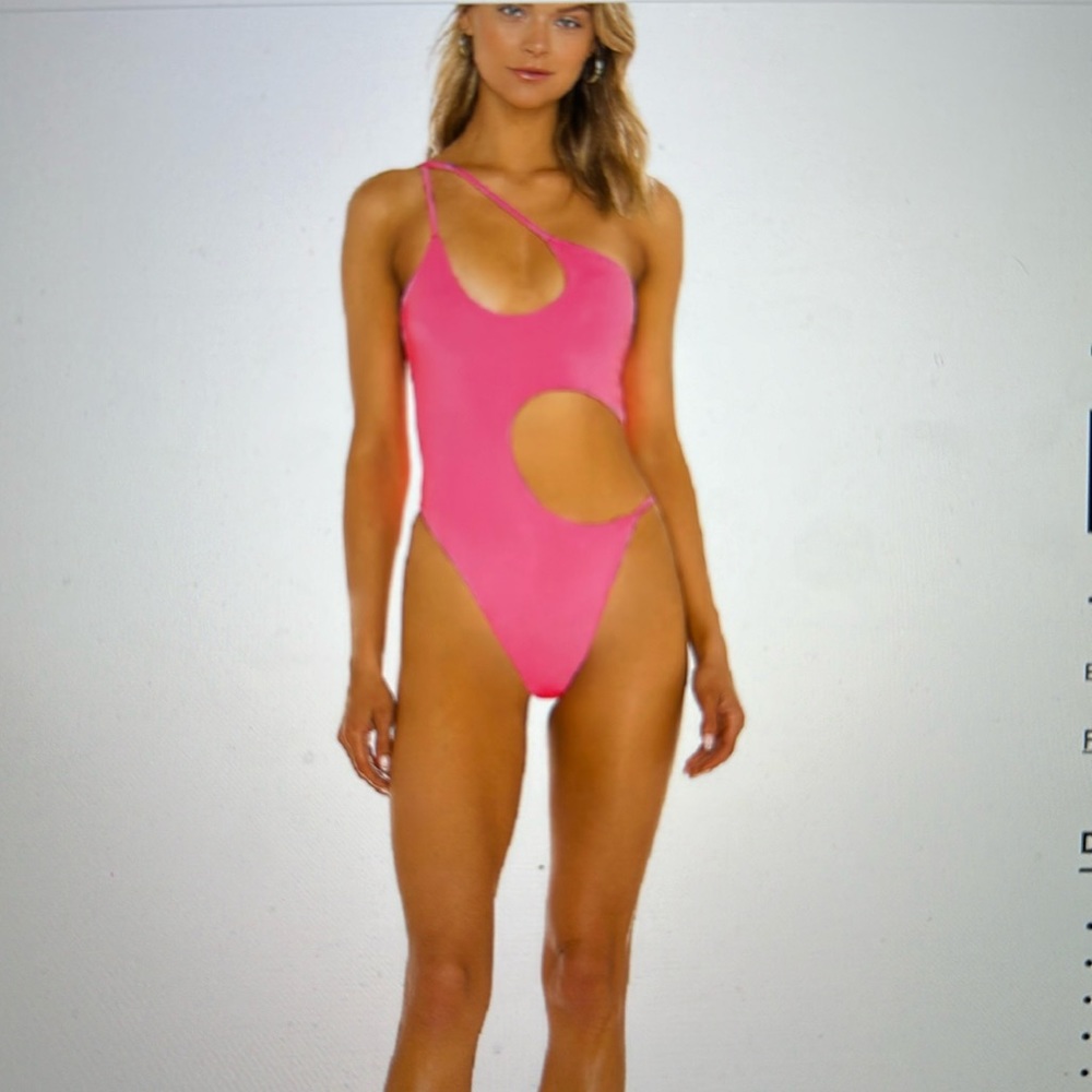 Riot Swim one piece blaise color hot pink size M ** NWT**